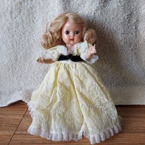 Vintage Nancy Ann Muffie Storybook Walker Doll 8" No Eye Brows Broken Fingers
